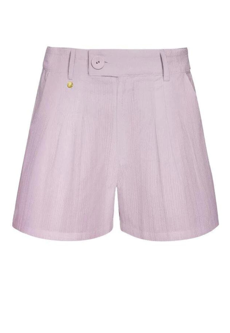 Korte broek knoop detail