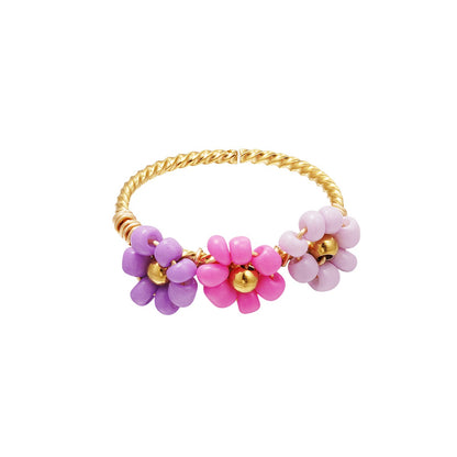 Ring met kleurrijke bloemen